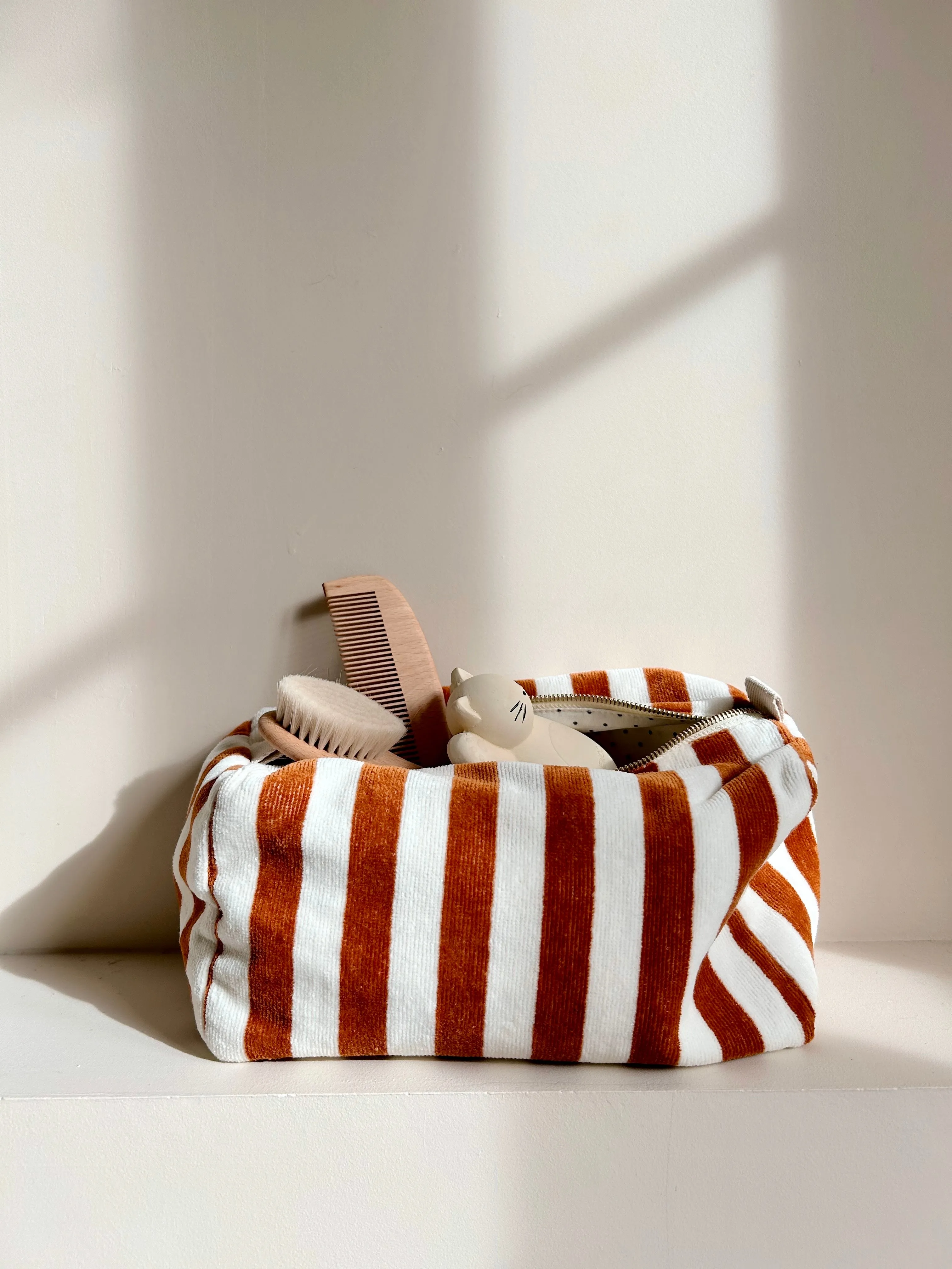 Caramel Stripes Vic Wash Bag