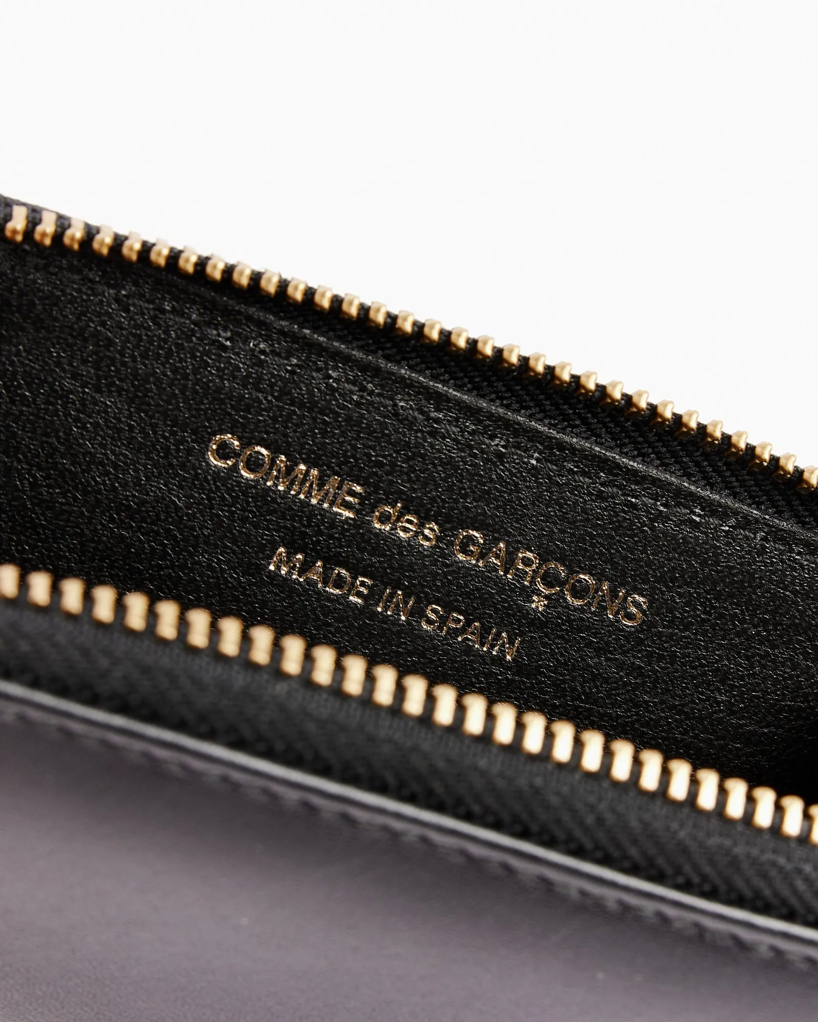 Classic Coin Zip Wallet in Black