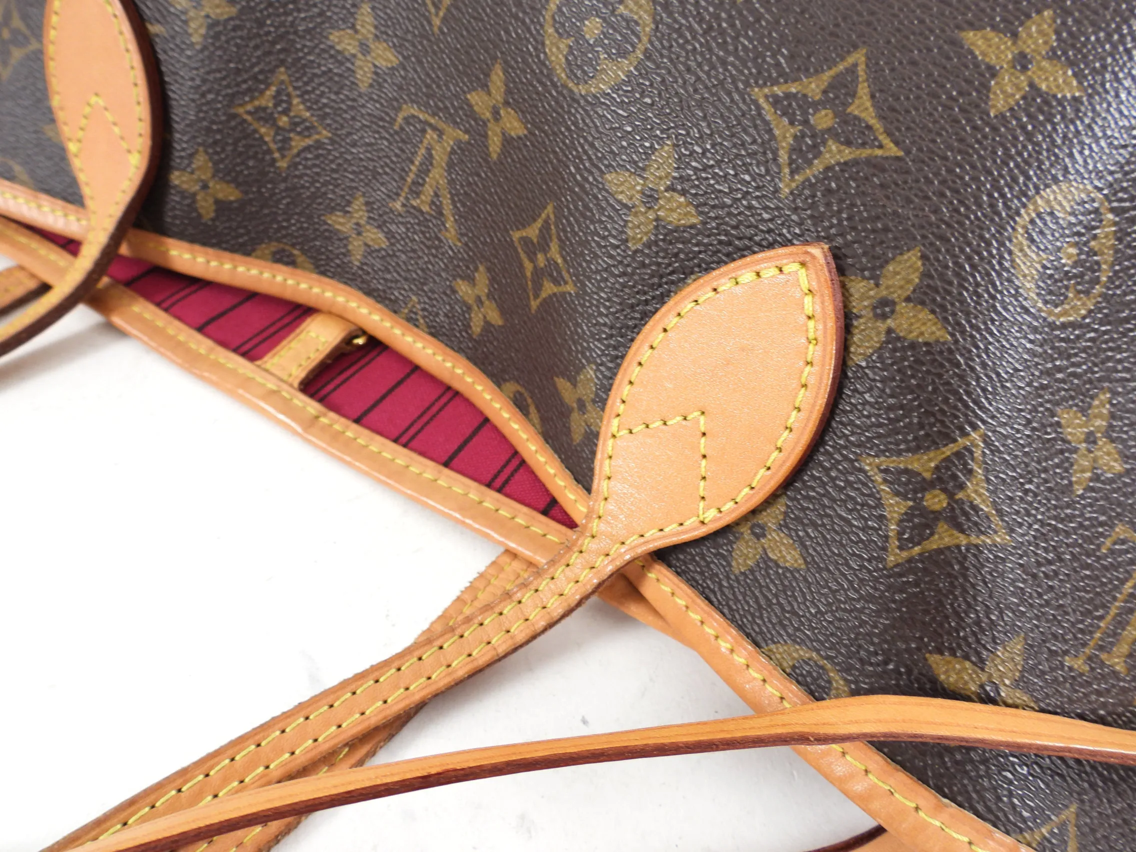 Louis Vuitton Monogram Neverfull GM Large Tote Bag and Pouch