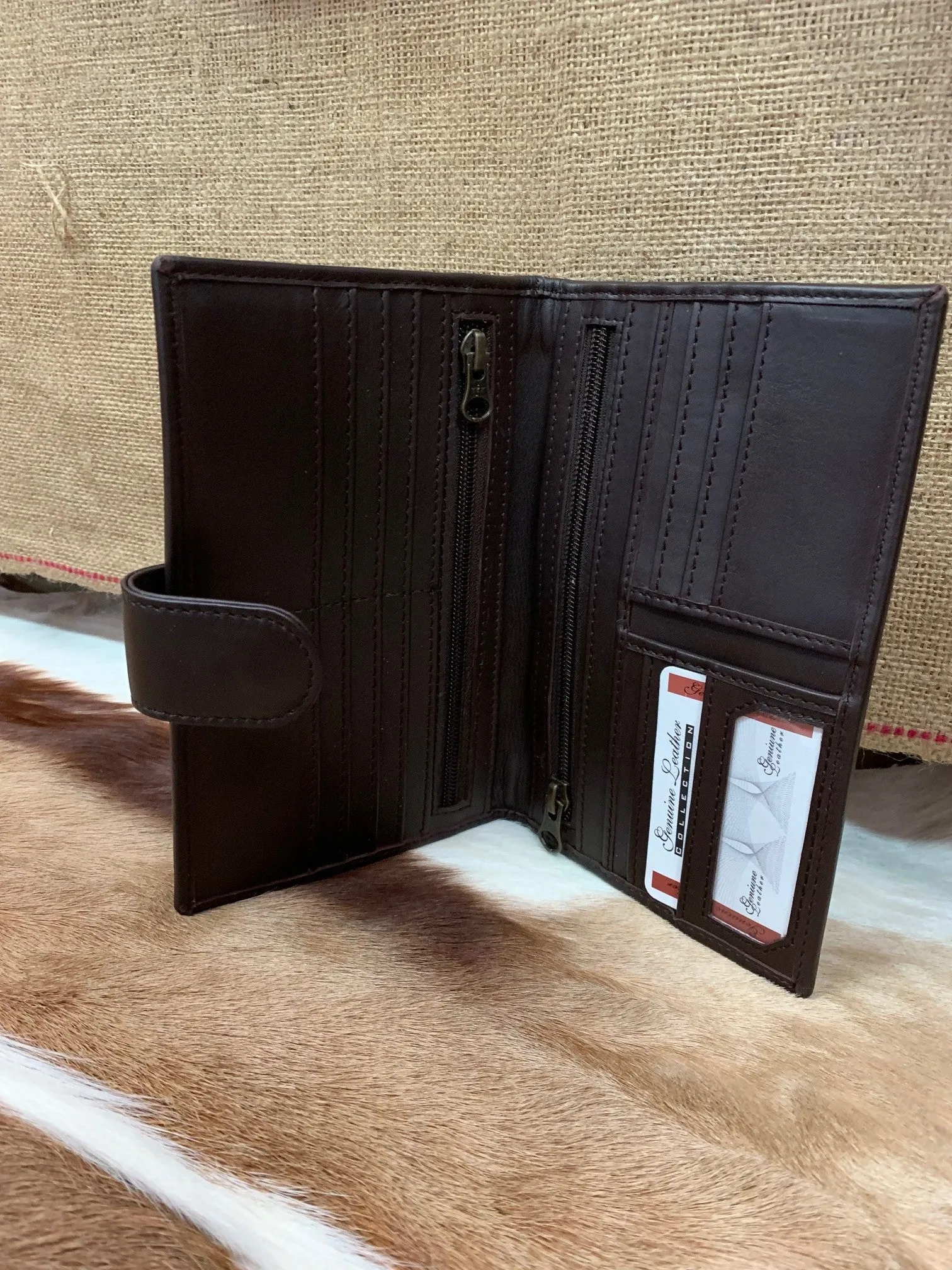 The Barossa Clutch Wallet (Dark Brown & White)